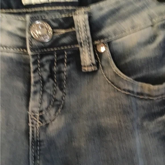 EUC Daytrip jeans, purchased at Buckle, worn only a couple of times, light wash - Picture 3 of 4